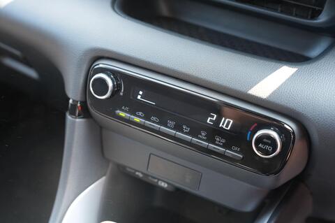 Mazda2 HYBRID