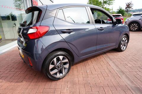 i10