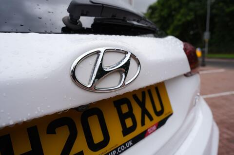 i20
