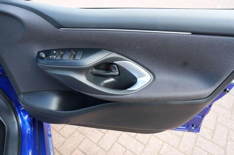 Mazda2 HYBRID