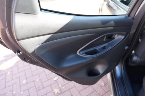 Mazda2 HYBRID