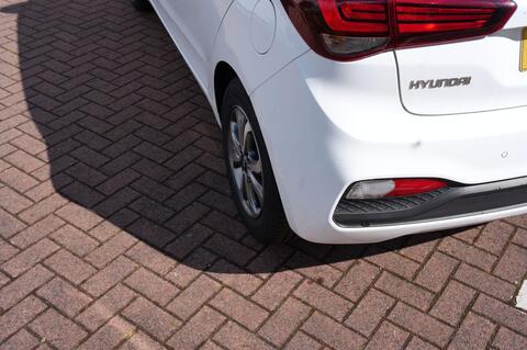 i20
