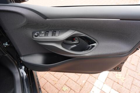Mazda2 HYBRID