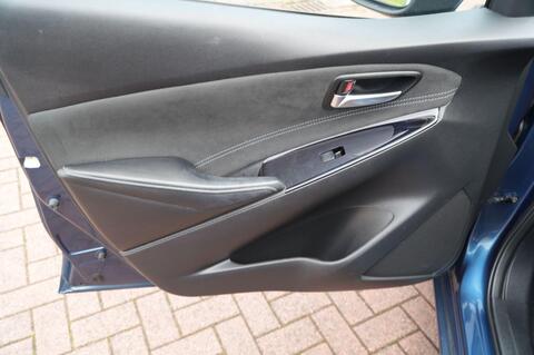 Mazda2