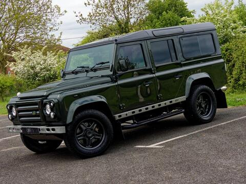 Land Rover Defender view 5