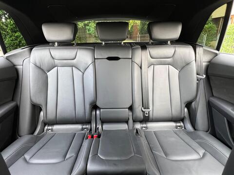 Audi Q8 view 53