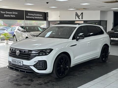 Volkswagen Touareg view 5