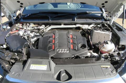 Audi SQ5 view 15