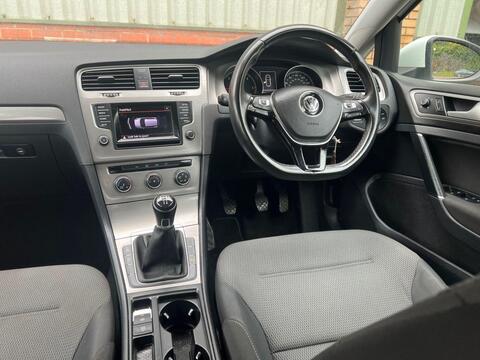Volkswagen Golf view 21