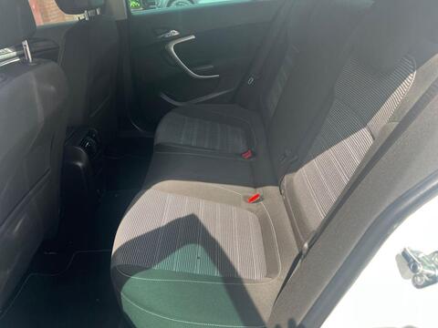 Vauxhall Insignia view 12