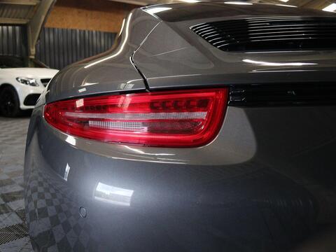 Porsche 911 view 30