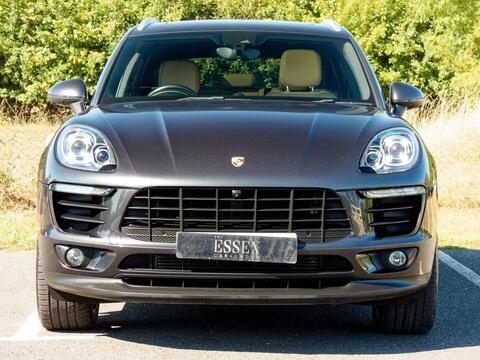Porsche Macan view 3