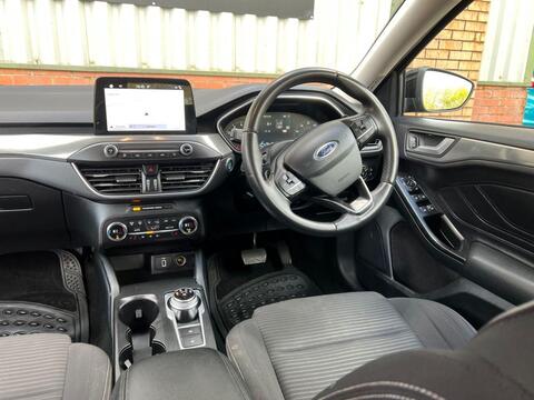 Ford Focus view 20