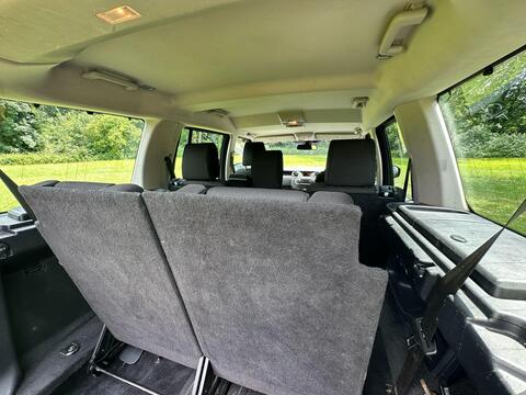 Land Rover Discovery view 34