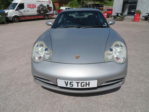 Porsche 911 view 8