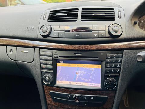 Mercedes-Benz E Class view 50