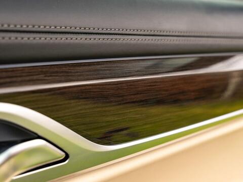 BMW 7 Series view 22