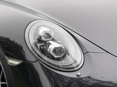 Porsche 911 view 8