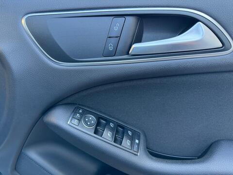 Mercedes-Benz B Class view 23