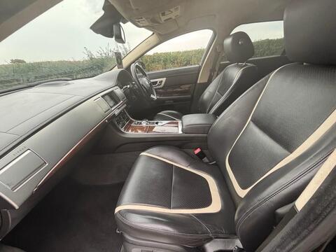 Jaguar XF view 29