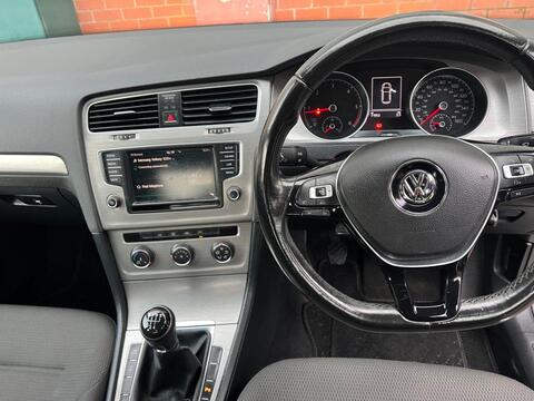 Volkswagen Golf view 21