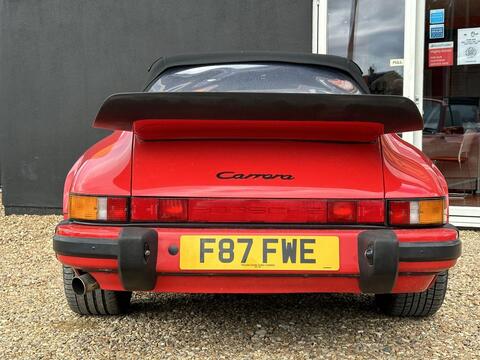Porsche 911 view 8