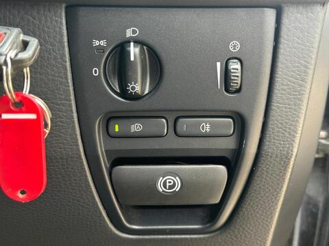 Volvo XC90 view 27