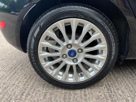 Ford Fiesta view 27
