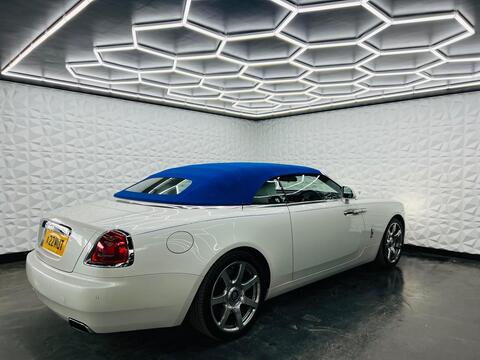 Rolls-Royce Dawn view 32
