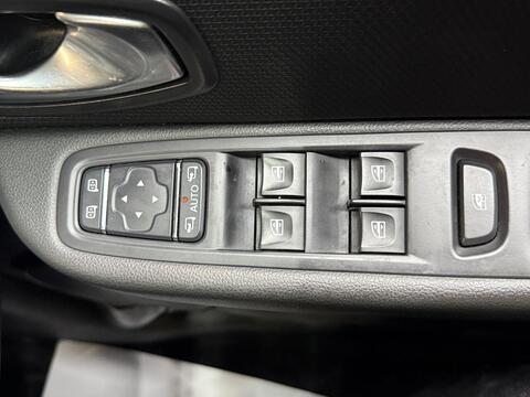Renault Clio view 40