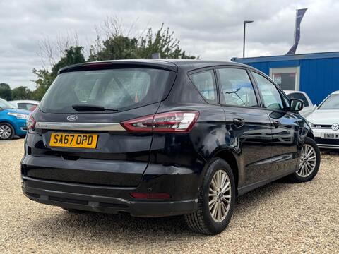 Ford S-Max view 3