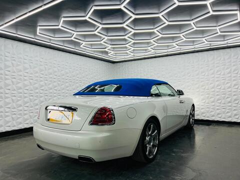 Rolls-Royce Dawn view 33