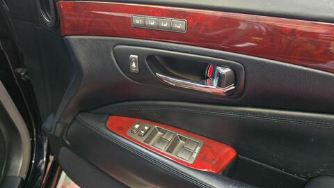 Lexus LS view 18