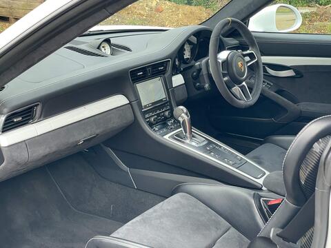 Porsche 911 view 30