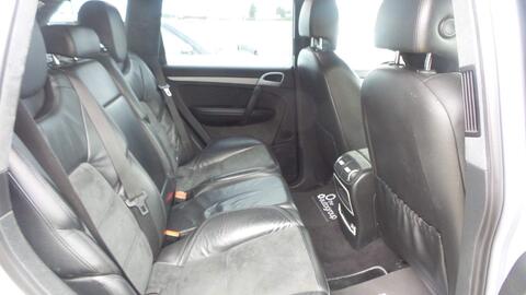 Porsche Cayenne view 9