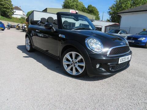Mini Convertible view 3
