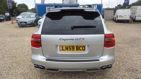 Porsche Cayenne view 54