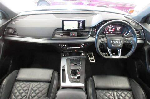 Audi SQ5 view 8