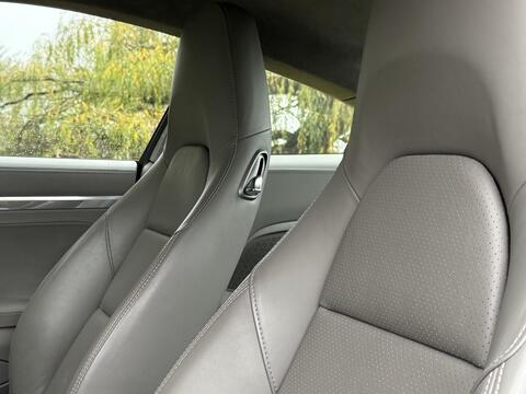 Porsche 911 view 44