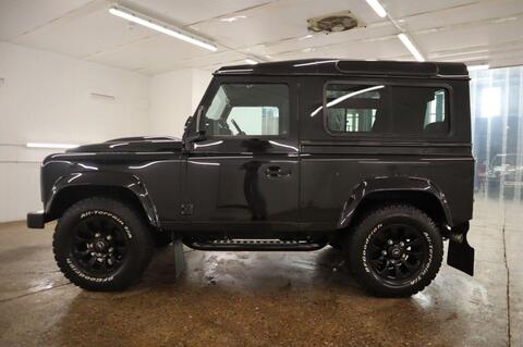 Land Rover Defender view 7