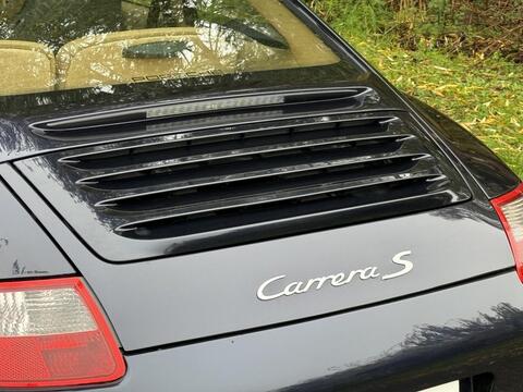 Porsche 911 view 12