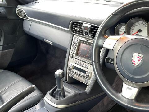 Porsche 911 view 31