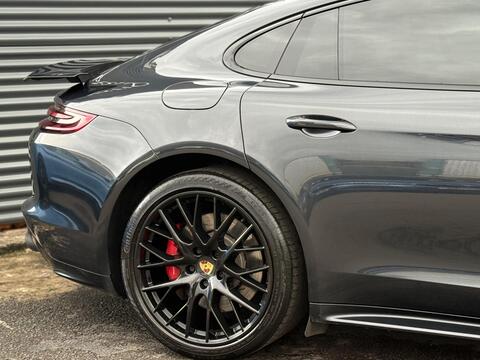 Porsche Panamera view 9