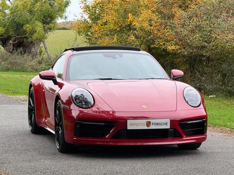Porsche 911 view 10