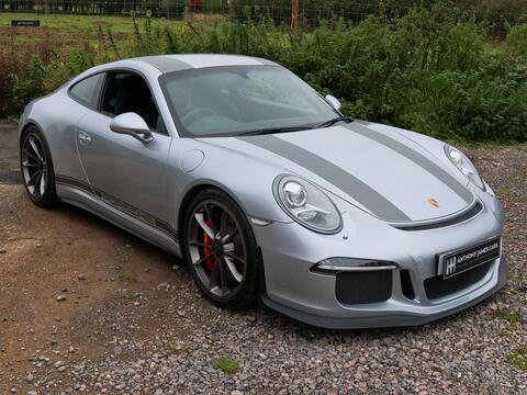 Porsche 911 view 74