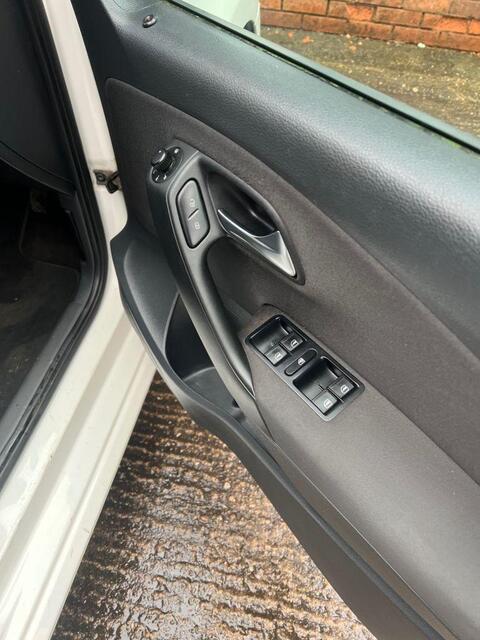 Volkswagen Polo view 21