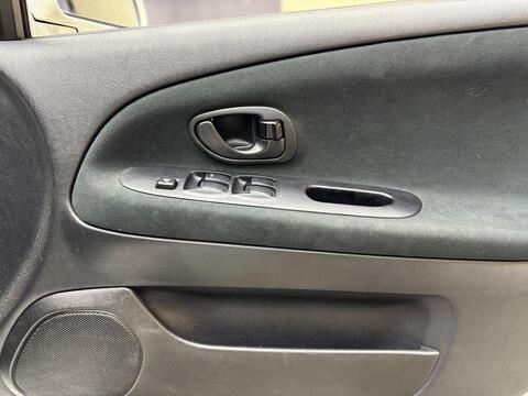 Mitsubishi Lancer view 36