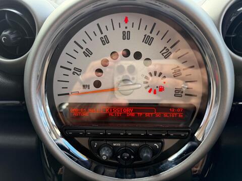 Mini Countryman view 24