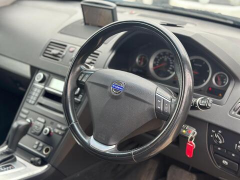 Volvo XC90 view 8