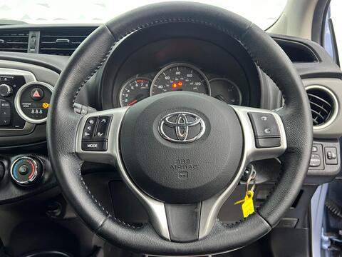 Toyota Yaris view 21